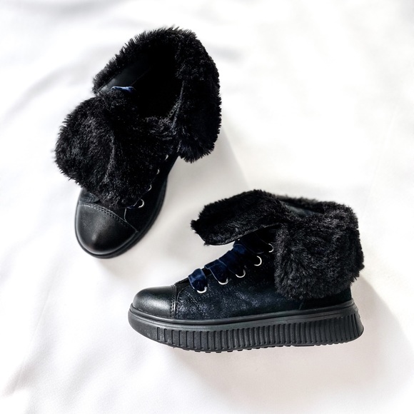 NEW! Girls GEOX Sneakers - Picture 2 of 8